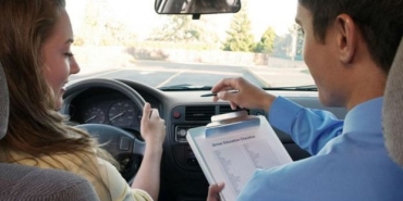 İyi bir sürücü kursunda eğitim almak